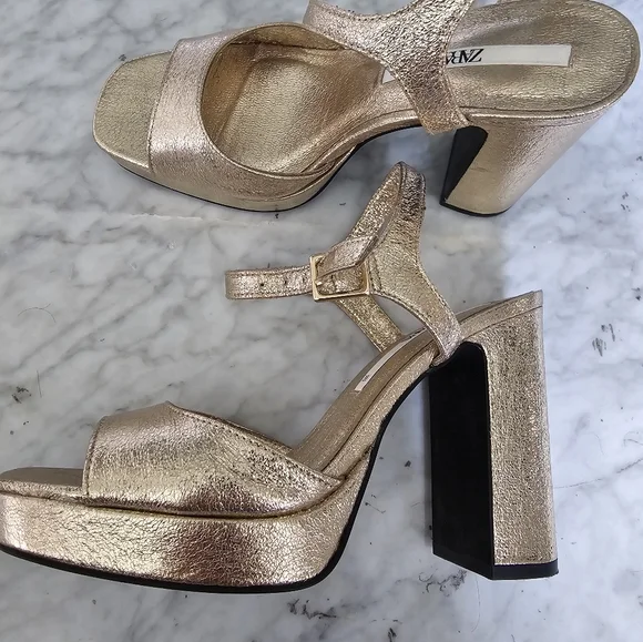 Zara gold sandals - Picture 3 of 5